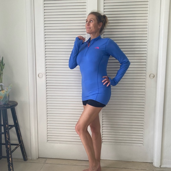 The North Face Women's Vibrant Blue Long Sleeve Top - Picture 1 of 5